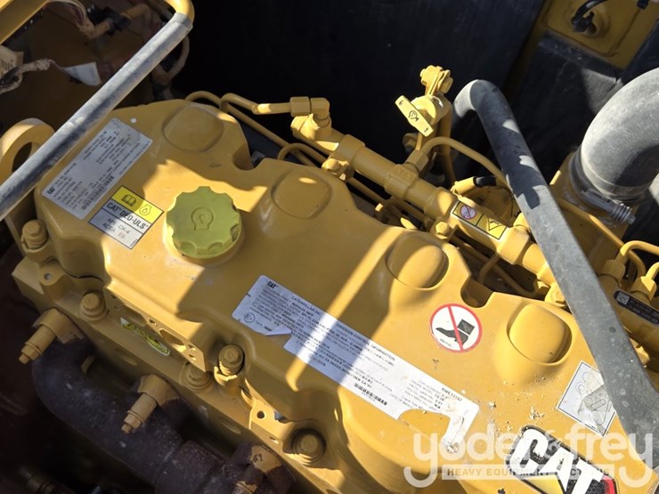 2022-caterpillar-336-image-65