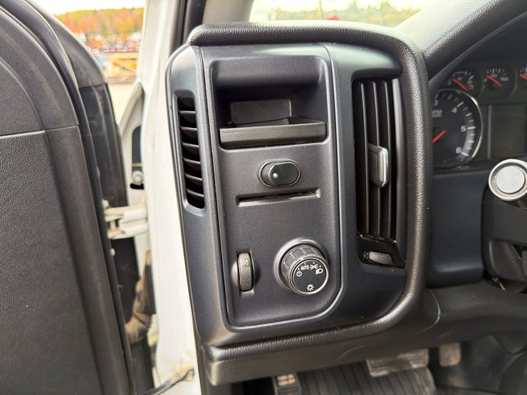 2019-chevrolet-silverado-1500-image-58