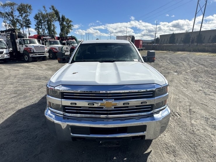 2015-chevrolet-silverado-2500-image-8