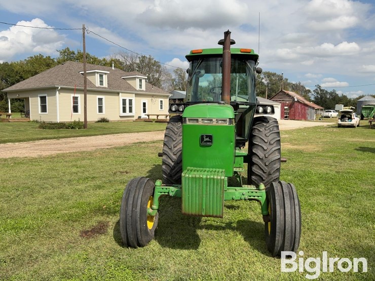 1992-john-deere-4455-image-2