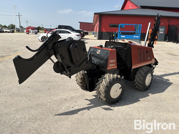 2004-ditch-witch-410sx-image-5