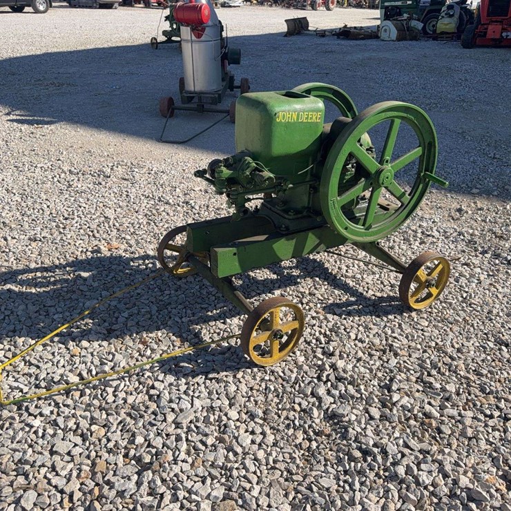 JOHN DEERE 112