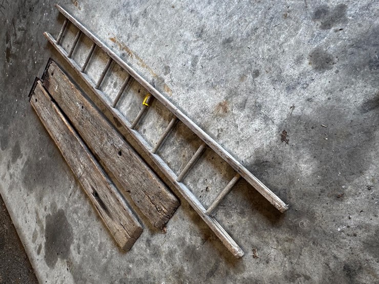 10'-wooden-ladder-&-7'-wooden-ramps-image-3
