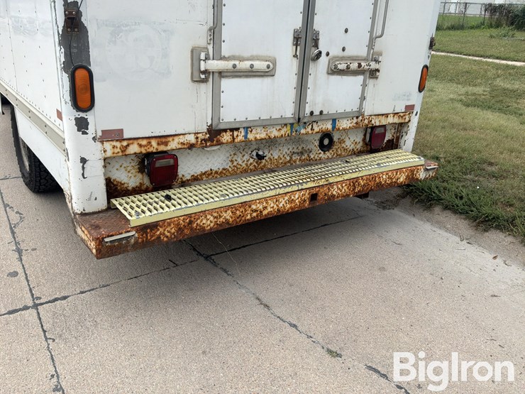 2001-chevrolet-express-g3500-image-16