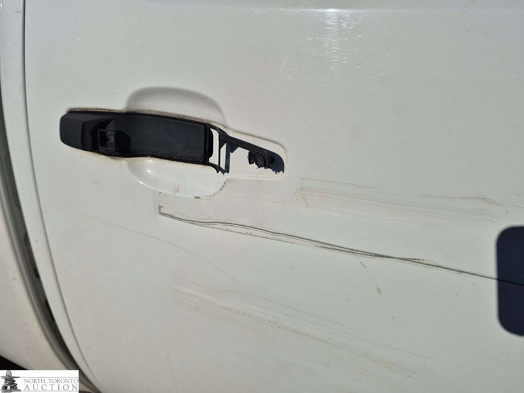 2012-chevrolet-silverado-1500-image-25