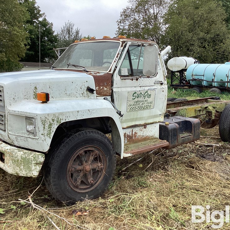 1991 FORD F700