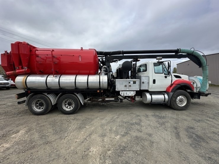 2012-vactor-2100-image-6