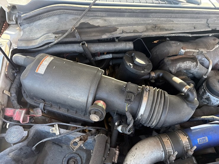 2010-ford-f550-xlt-image-12