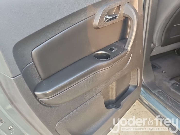 2009-chevrolet-traverse-image-22