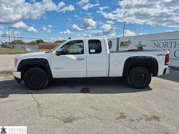 2011-gmc-sierra-1500-image-8