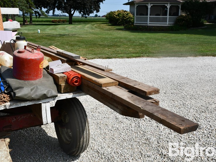 hayrack-w/-contents-image-11