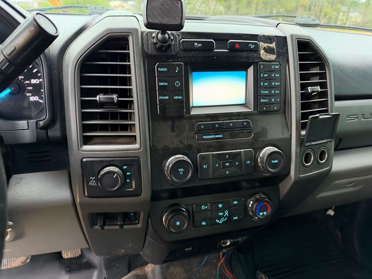 ford-f250-xl-image-13