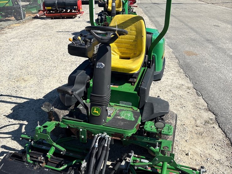 2021-john-deere-2400-image-8