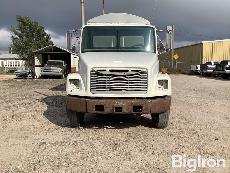 1996-freightliner-fl80-image-2