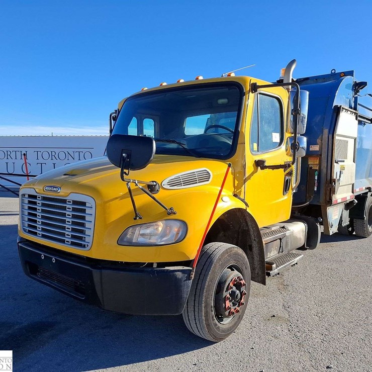 2018 FREIGHTLINER M2 106