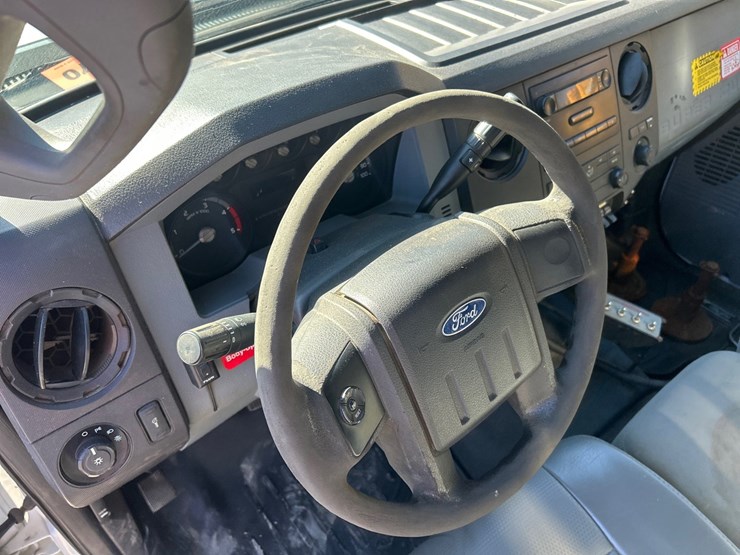 2011-ford-f350-image-61