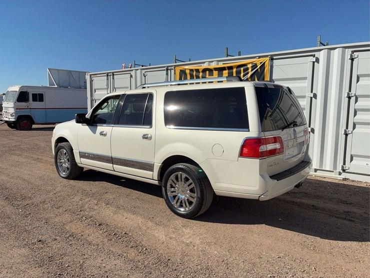 2008-lincoln-navigator-l-image-4