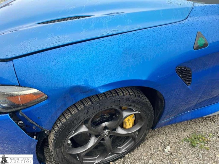 non-operable-2018-alfa-r-giulia-quadrifogli-image-18