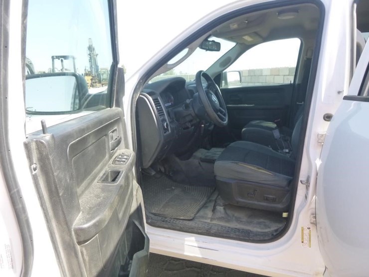 2016-dodge-1500-image-8