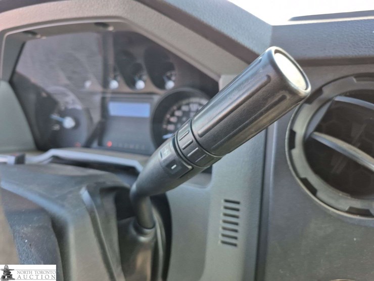 2013-ford-f350-image-16