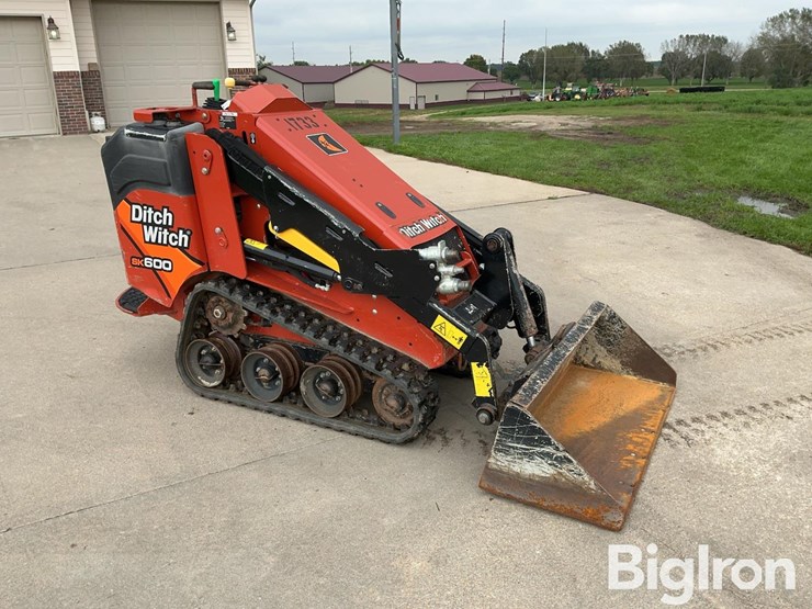 2024-ditch-witch-sk600-image-3