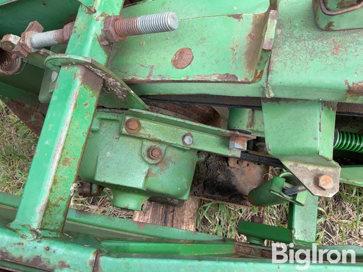 john-deere-16-image-10