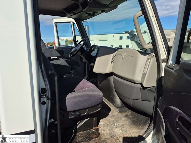 2017-international-durastar-4300-image-14