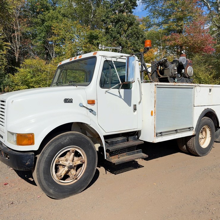 1999 INTERNATIONAL 4700