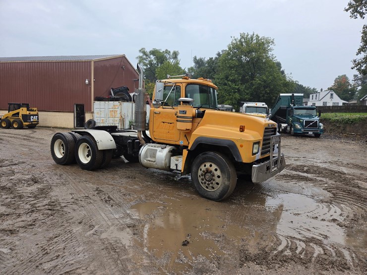 1994-mack-rd688s-image-7