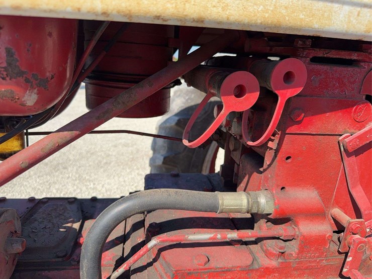 farmall-560-image-37