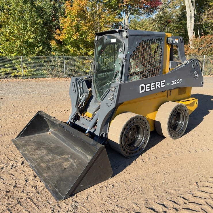 2014 DEERE 320E