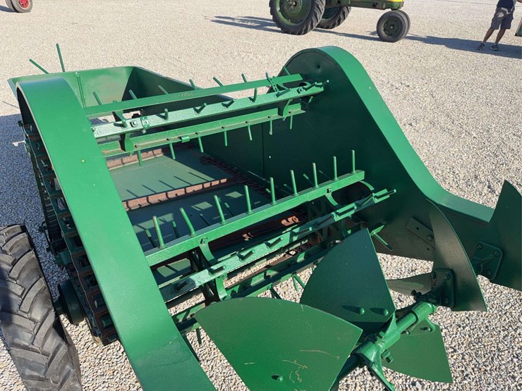 oliver-superior-manure-spreader-image-15