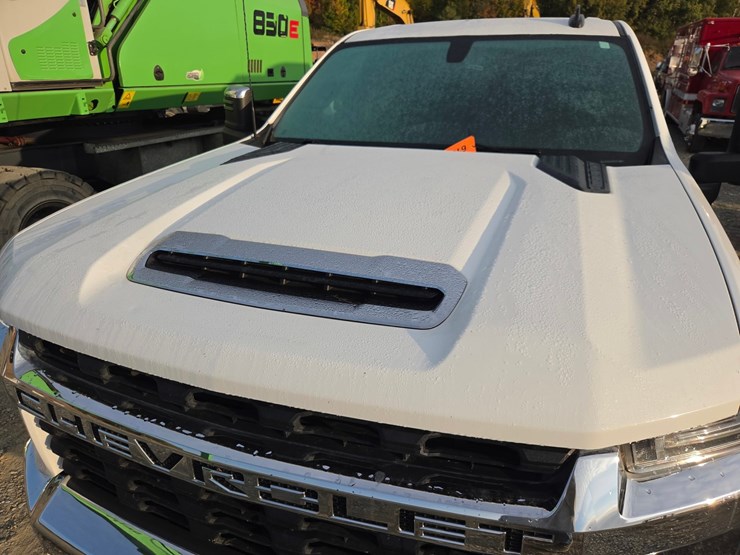 2022-chevrolet-2500-image-11