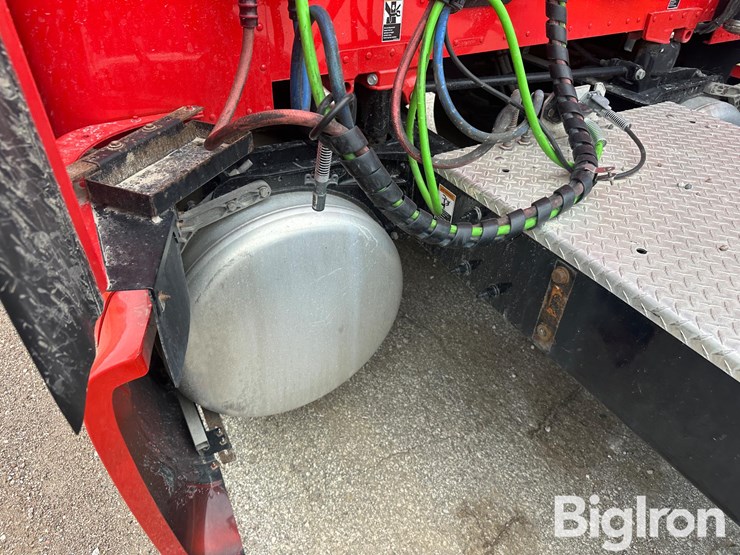 2021-peterbilt-579-image-18