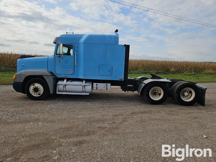 2000-freightliner-fld120-image-8