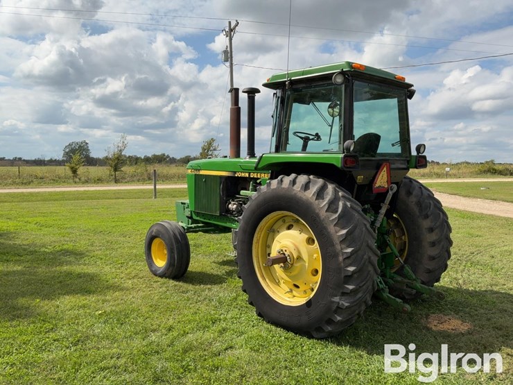 1992-john-deere-4455-image-7