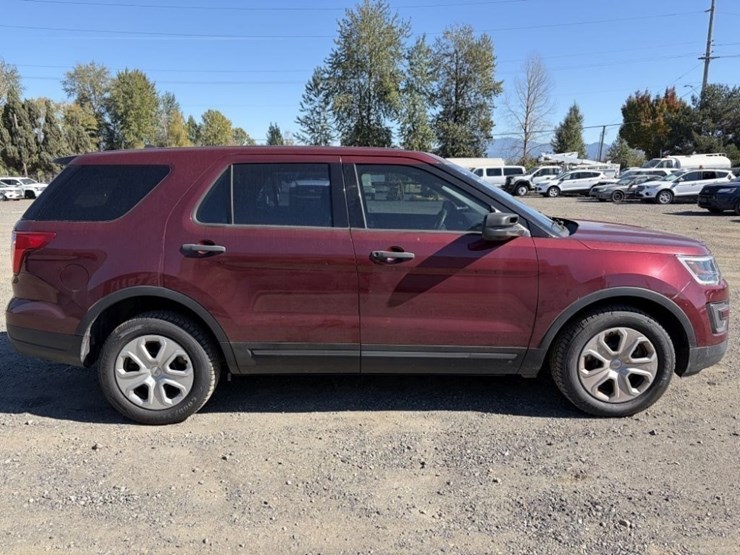 2018-ford-explorer-image-3