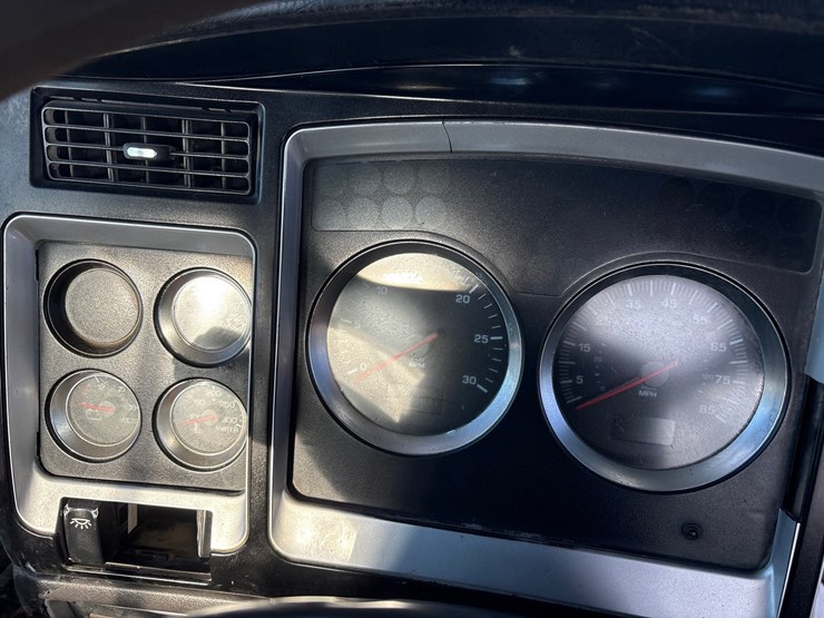 2007-kenworth-w900-image-58