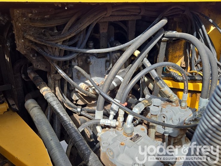 2019-deere-470g-lc-image-42