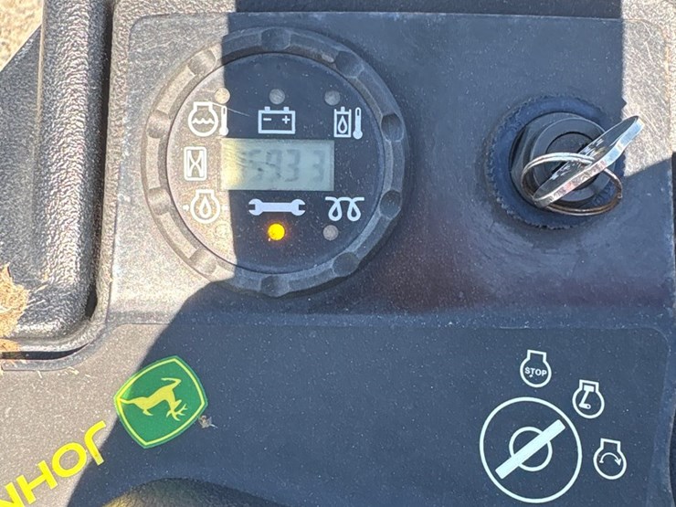 2021-john-deere-2400-image-13