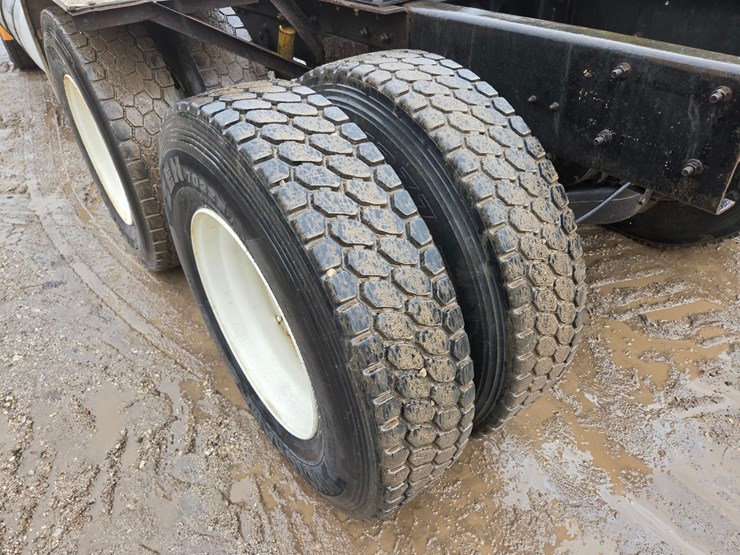 1994-mack-rd688s-image-49