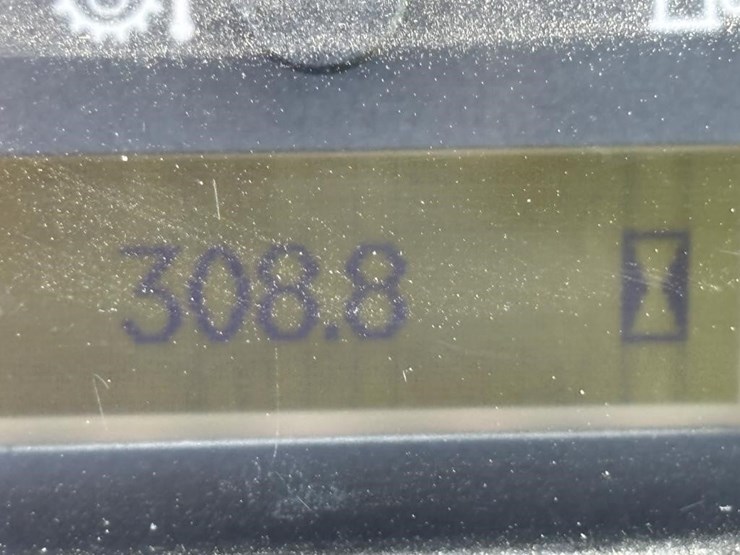 2006-deere-410g-image-63