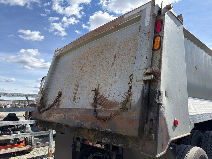 2016-kenworth-t880-image-32