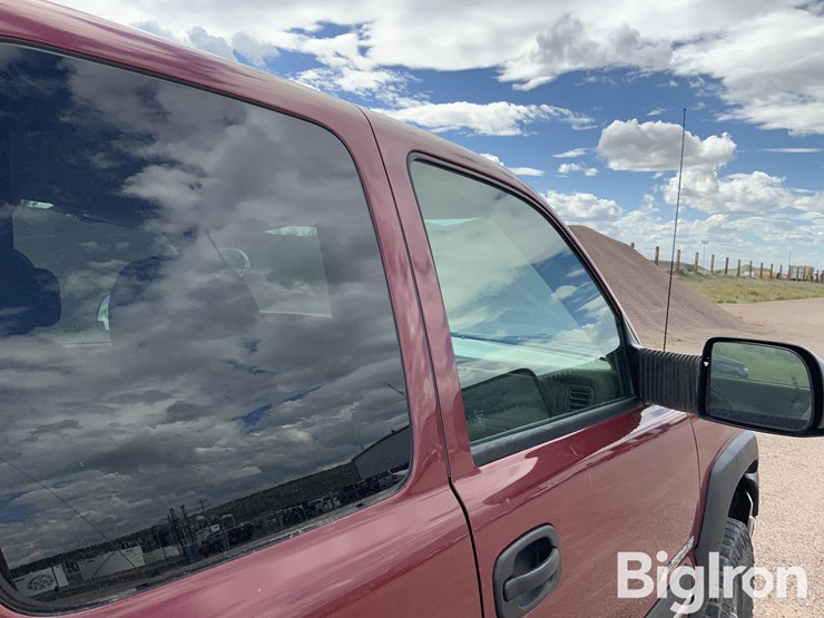 2004-chevrolet-silverado-2500-image-16