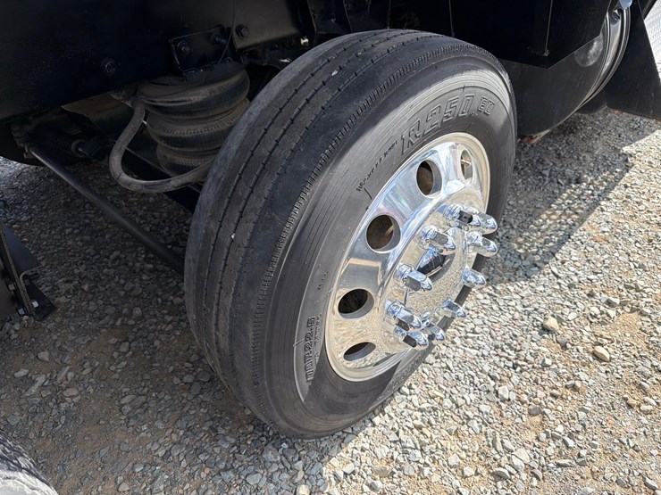 2016-kenworth-t880-image-110