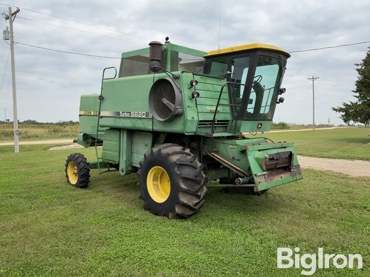 1982-john-deere-6620-image-3