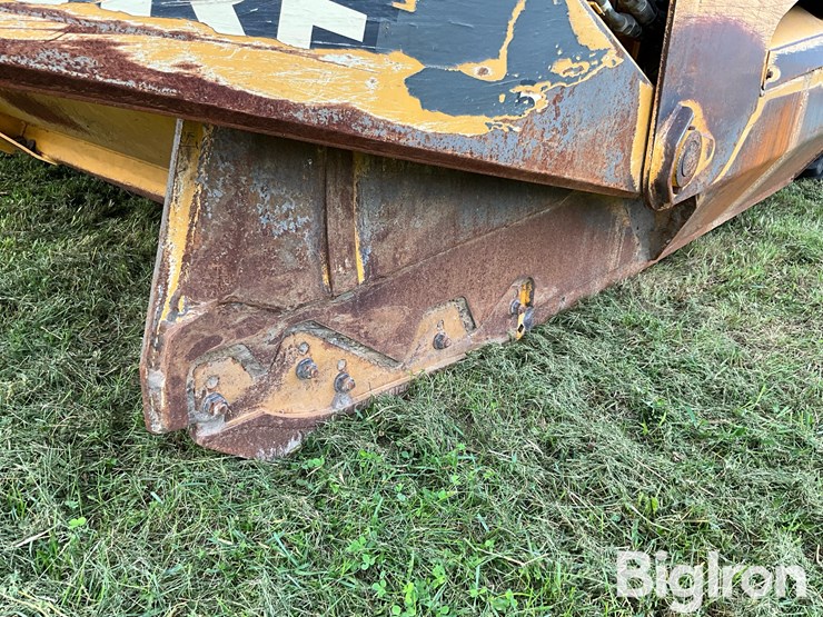 2021-deere-2412e-image-14