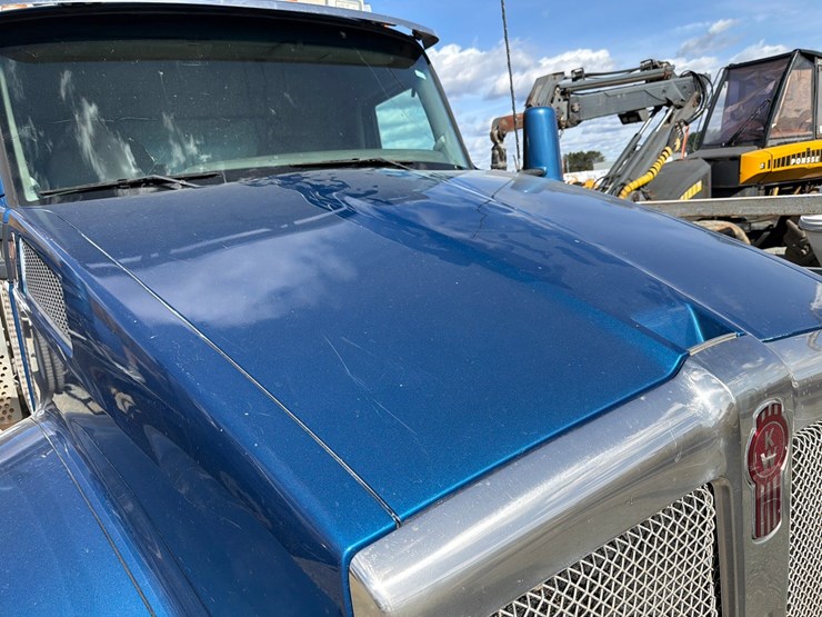 2016-kenworth-t880-image-47