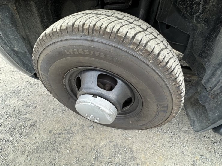 2014-dodge-3500-image-11