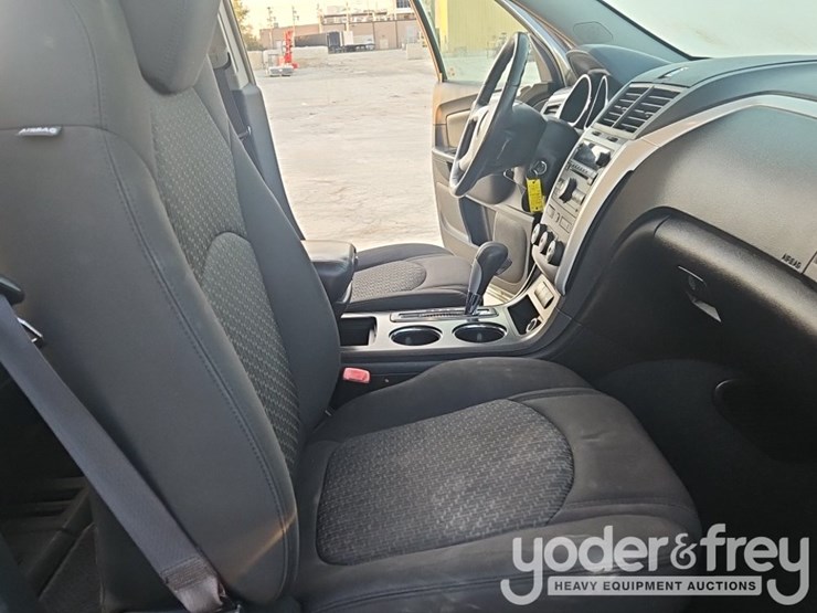2009-chevrolet-traverse-image-37
